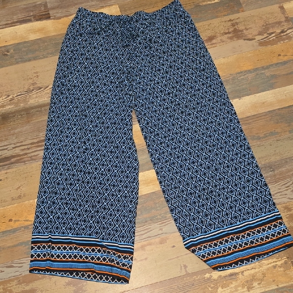 Crown & Ivy Women's Size 1X Pull On Wide Leg Elastic Waist Palazzo Crop Pants - Picture 1 of 3